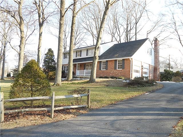 This Property sits up on a stunning Driveway