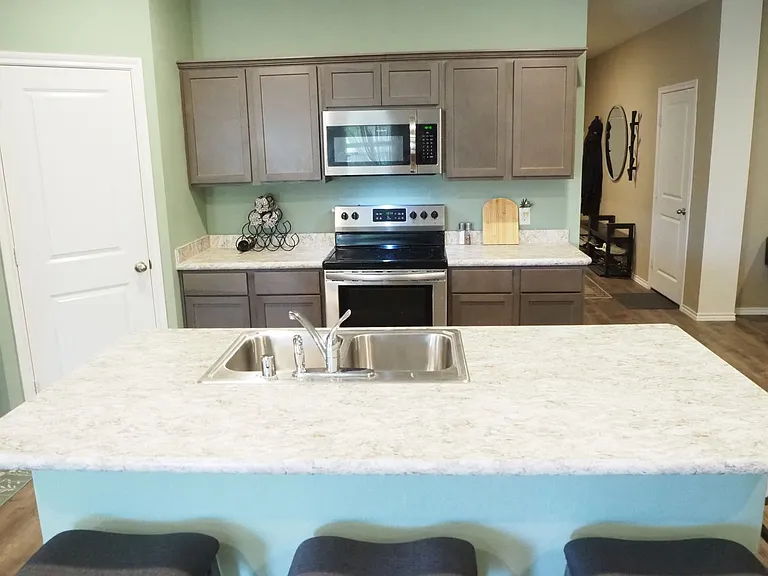 401 Wilson Way — Photo 8