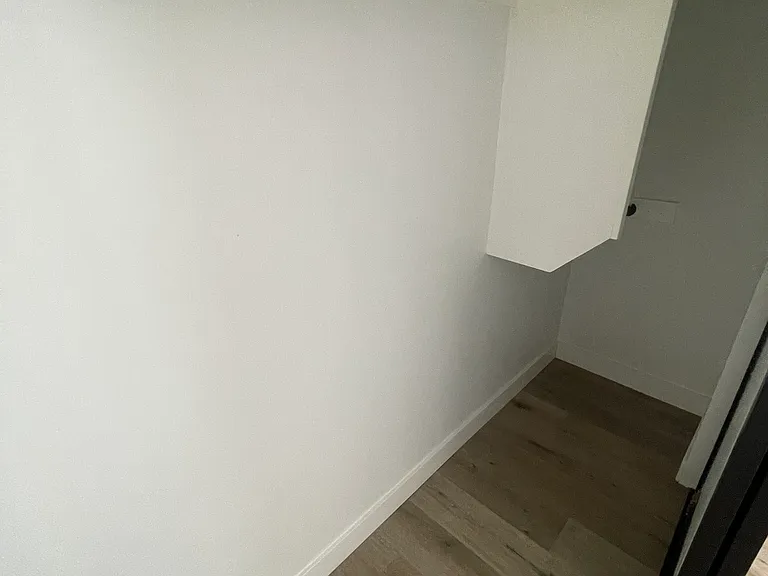 1066 Robinson Ave #2R — Photo 3