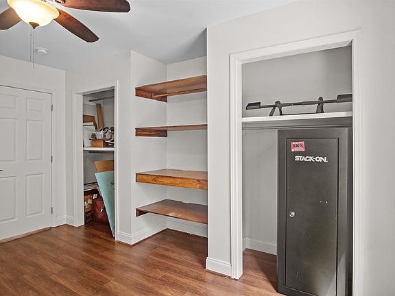 5th image of 131 McGinnis Rd