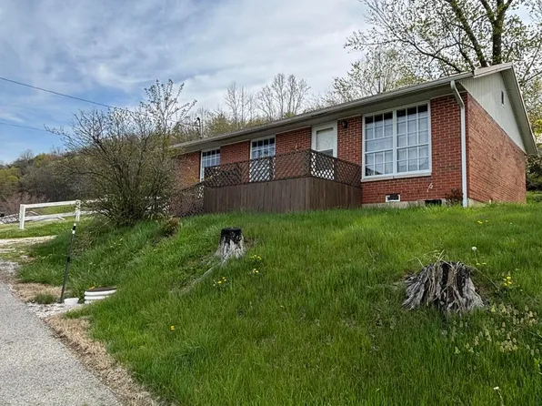 26 Oak Ct, West Liberty, KY 41472