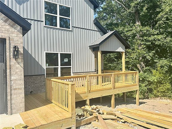 2nd image of 24 Ingleborough Dr