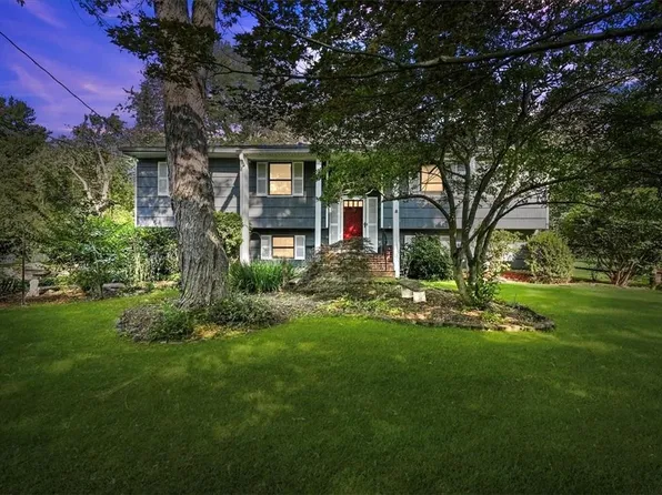 2738 Moreland Street, Yorktown Heights, NY 10598