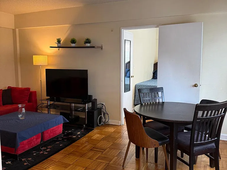 2141 I St NW #516 — Photo 5