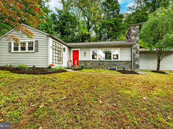 59 Lakeside Ave, Devon, PA 19333