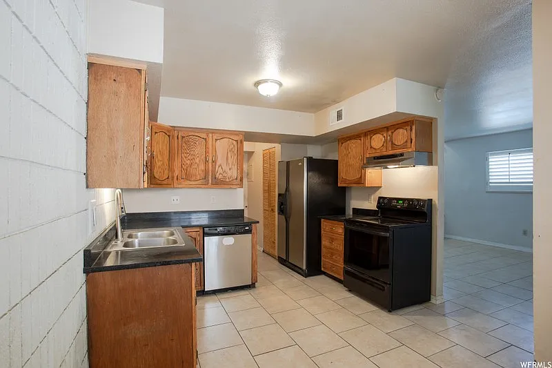 Room For Rent In Spacious West Valley City Condo — Photo 3