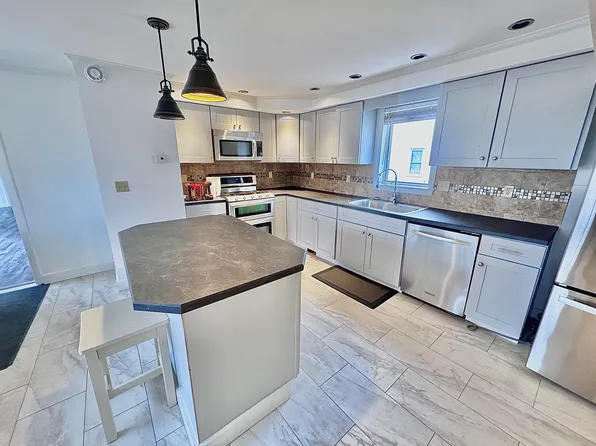 68 High Street, Fairfield, ME 04937