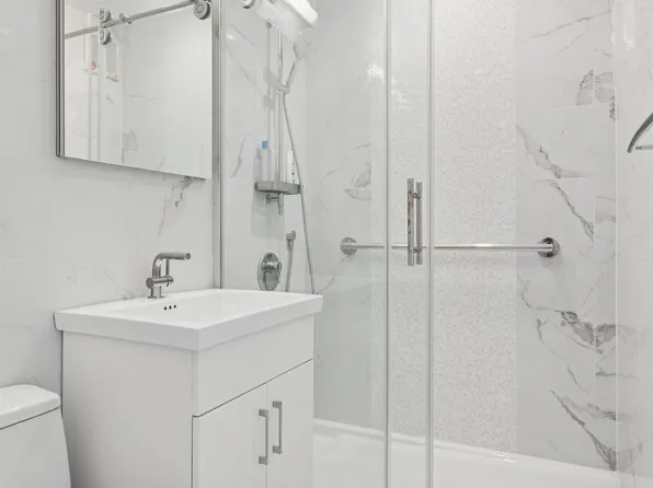 70-25 Yellowstone Boulevard image 7 of 18