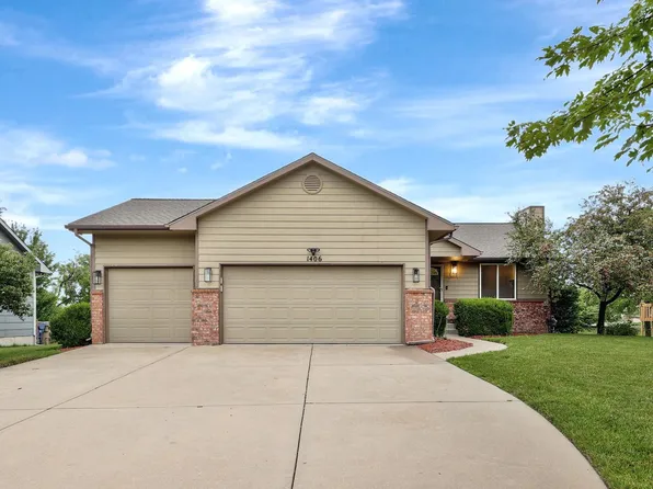 1406 E Village Estates Ct, Wichita, KS 67219