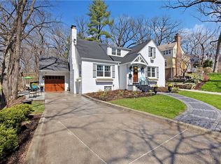 3219 Elmwood Dr, Des Moines, IA 50312