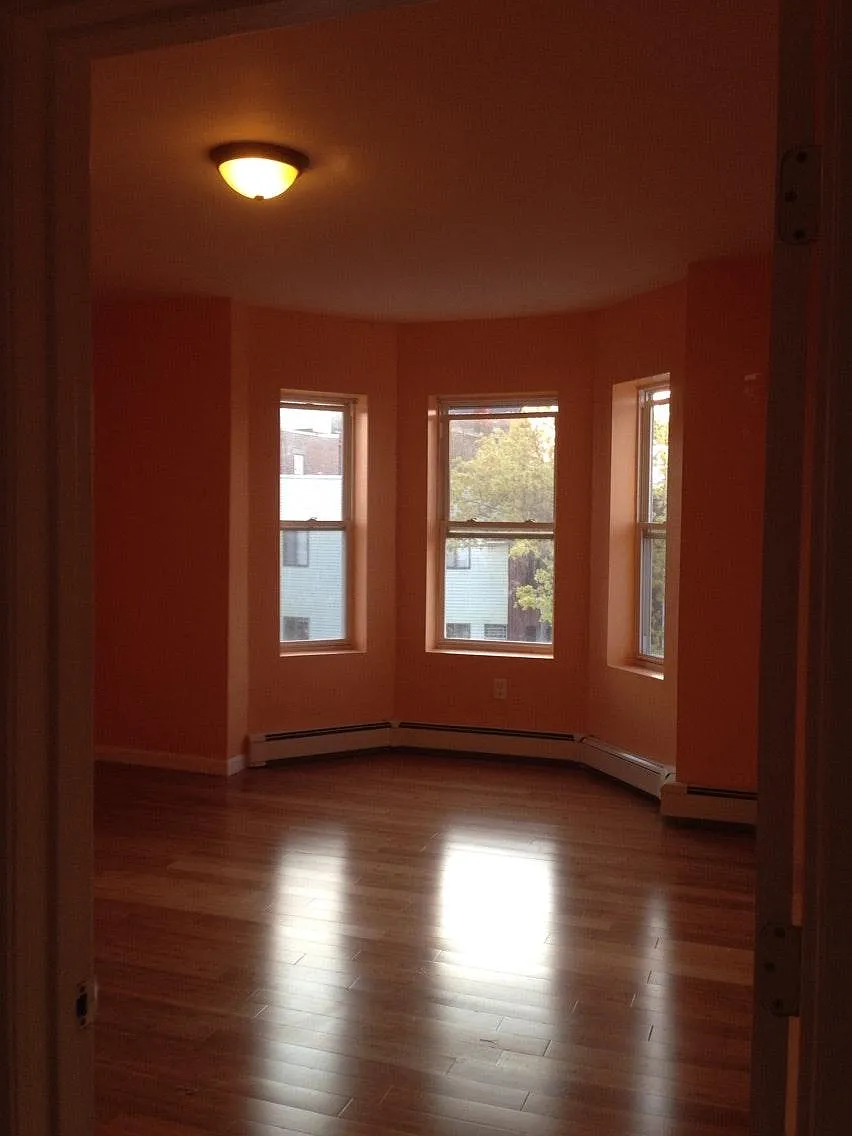 75 Chelsea Street — Photo 1