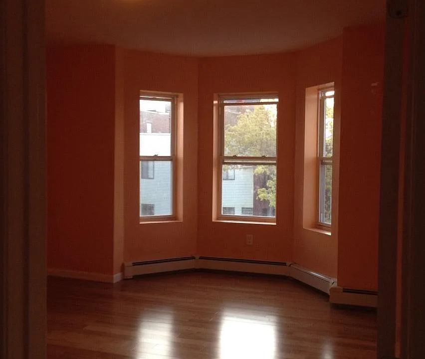 75 Chelsea St #FLOOR