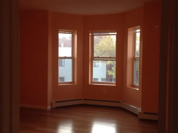 75 Chelsea St, East Boston, MA 02128
