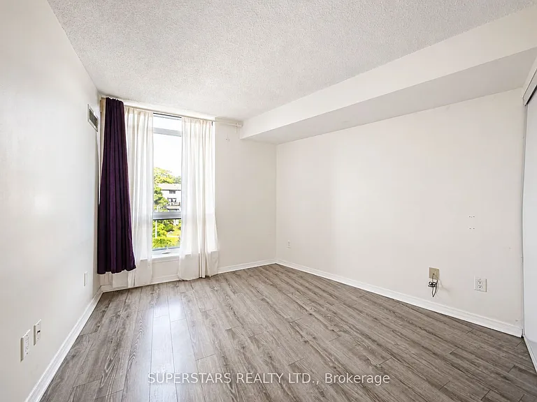 18 Valley Woods Rd #815 — Photo 11