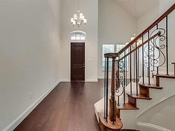 3rd image of 2216 Indigo Dr
