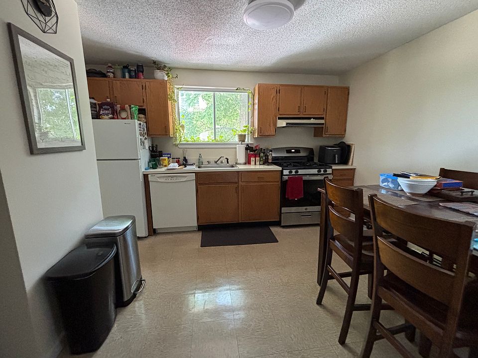1st image of 62 Lexington St #2
