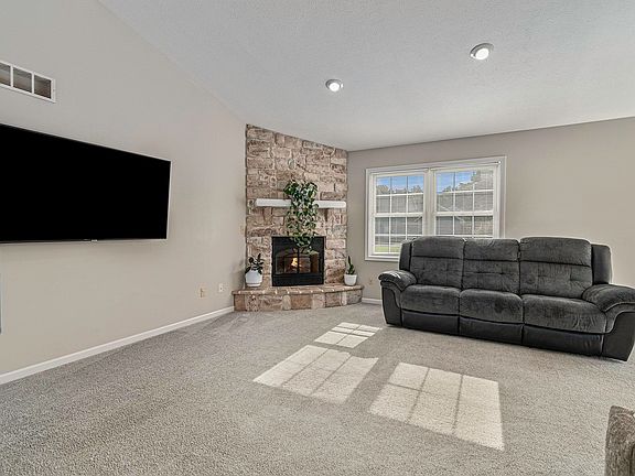 3rd image of 55856 Black Pheasant Dr
