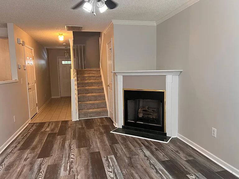 9608 Elizabeth Townes Ln — Photo 6
