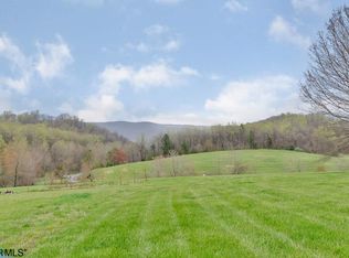 8735 Dick Woods Rd, Afton, VA 22920