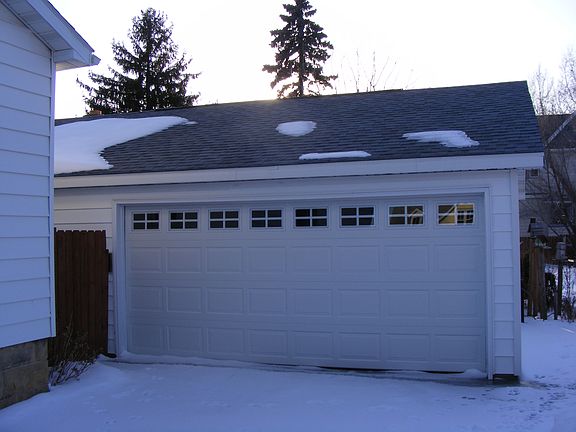 2 1/2-Car Garage