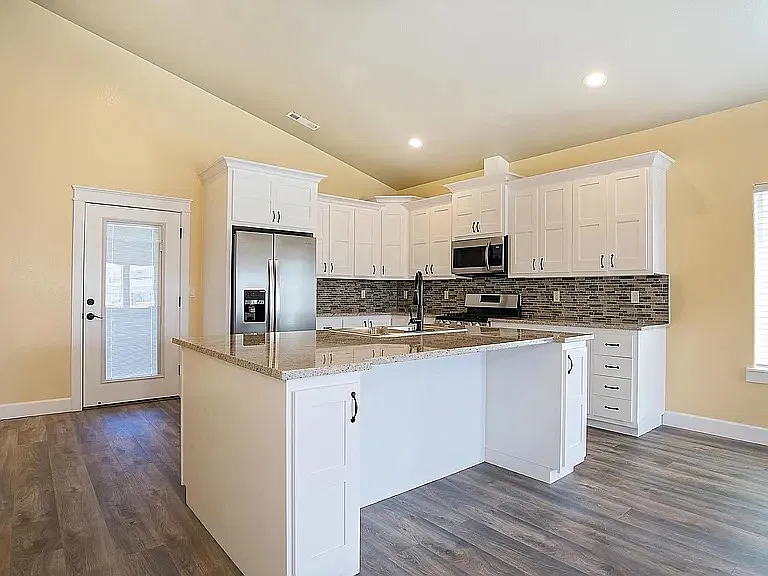 656 Nobility Dr — Photo 8