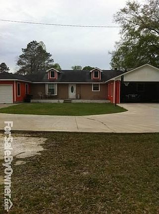 Country Atmosphere in Zachary!!!
						:
						Spacious Home & guest house in the back. Home on over 2 acres being sold as is.