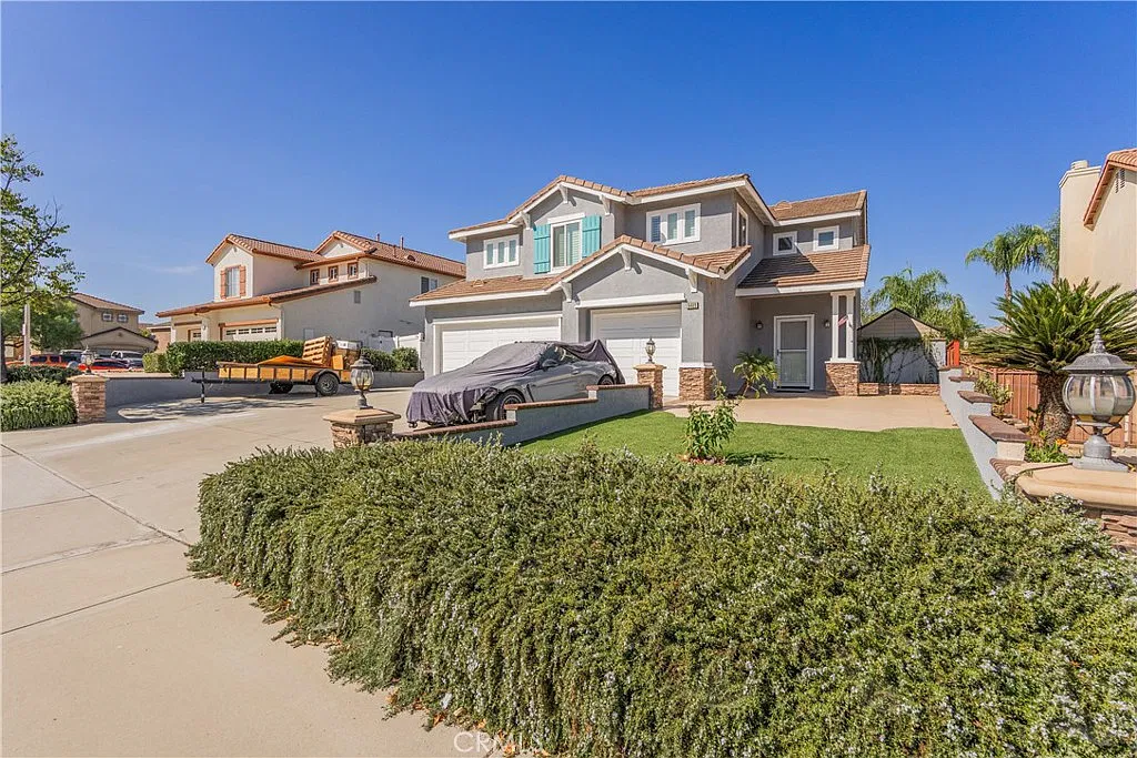 4 bed, 2.5 bath, 2424 sqft, $4,200 — Photo 4