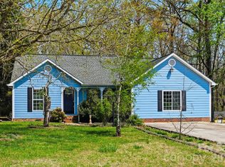 106 Chinaberry Ct, Gastonia, NC 28052