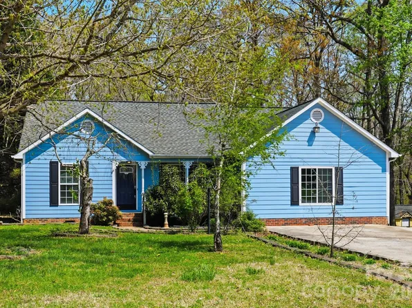 106 Chinaberry Ct, Gastonia, NC 28052