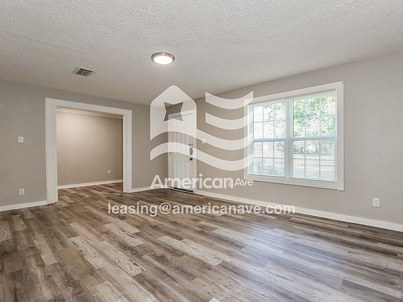 847764_004_living_room_14074109.jpg