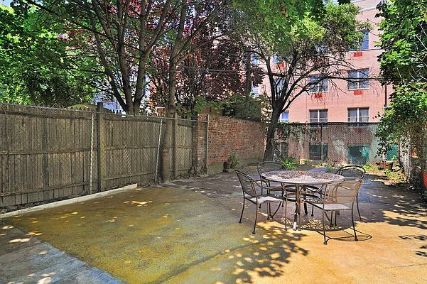 Rented by Amicourt LLC | media 12