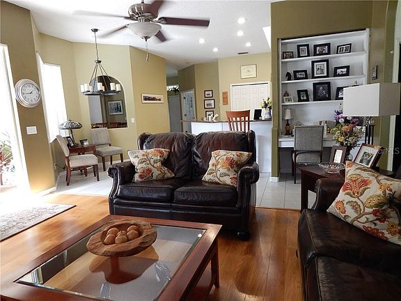 3rd image of 313 Lake Kell Ct