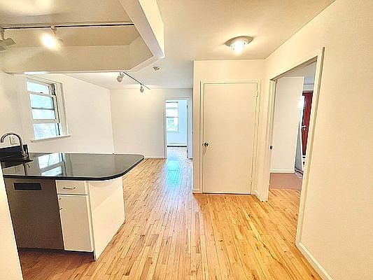 1st image of 190 E 7th St APT 217
