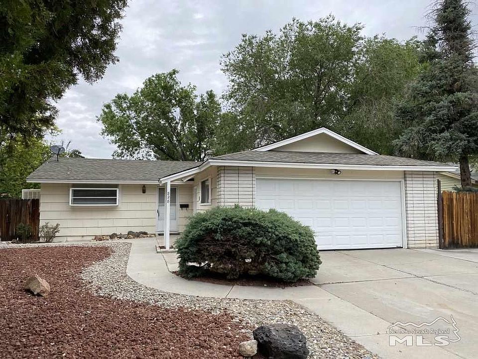 1st image of 828 La Sierra Ct