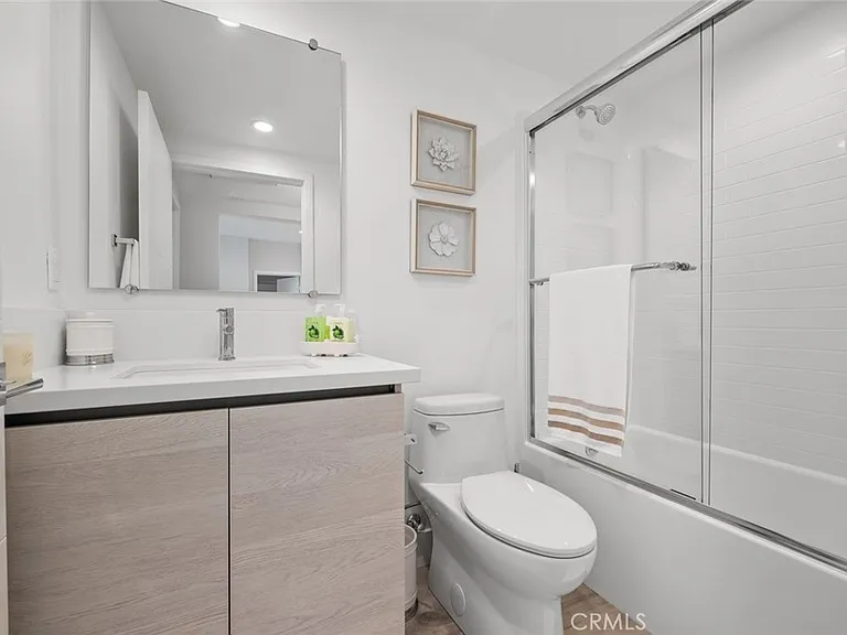 5820 La Mirada Ave #401 — Photo 47