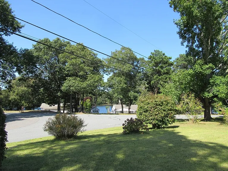22 Birch St — Photo 19