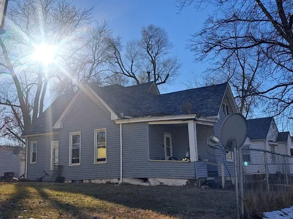 3024 W Trewyn Ave, Peoria, IL 61605