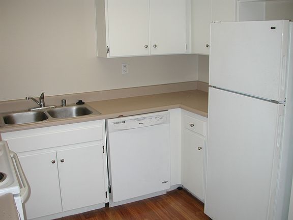 3rd image of 214 Woodland Pkwy Unit 203