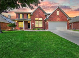 832 Ridgecrest Rd, Grand Prairie, TX 75052