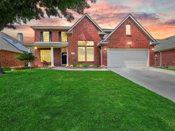 832 Ridgecrest Rd, Grand Prairie, TX 75052