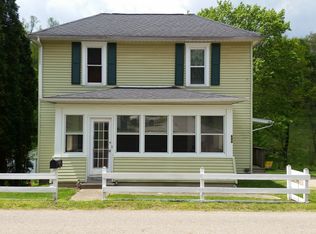 699 N Walnut St, Logan, OH 43138