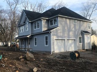 64 Fisher Ave, Pearl River, NY 10965