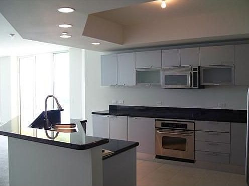 4th image of 2650 Lake Shore Dr Unit 2206