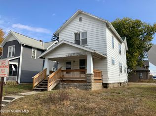 157 S Grove St, Bowling Green, OH 43402