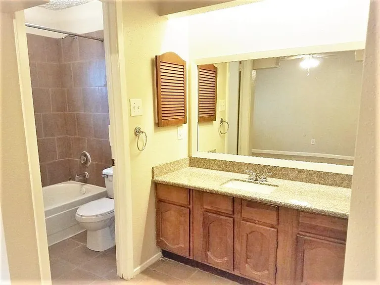 16922 Camberwell Green Ln — Photo 7
