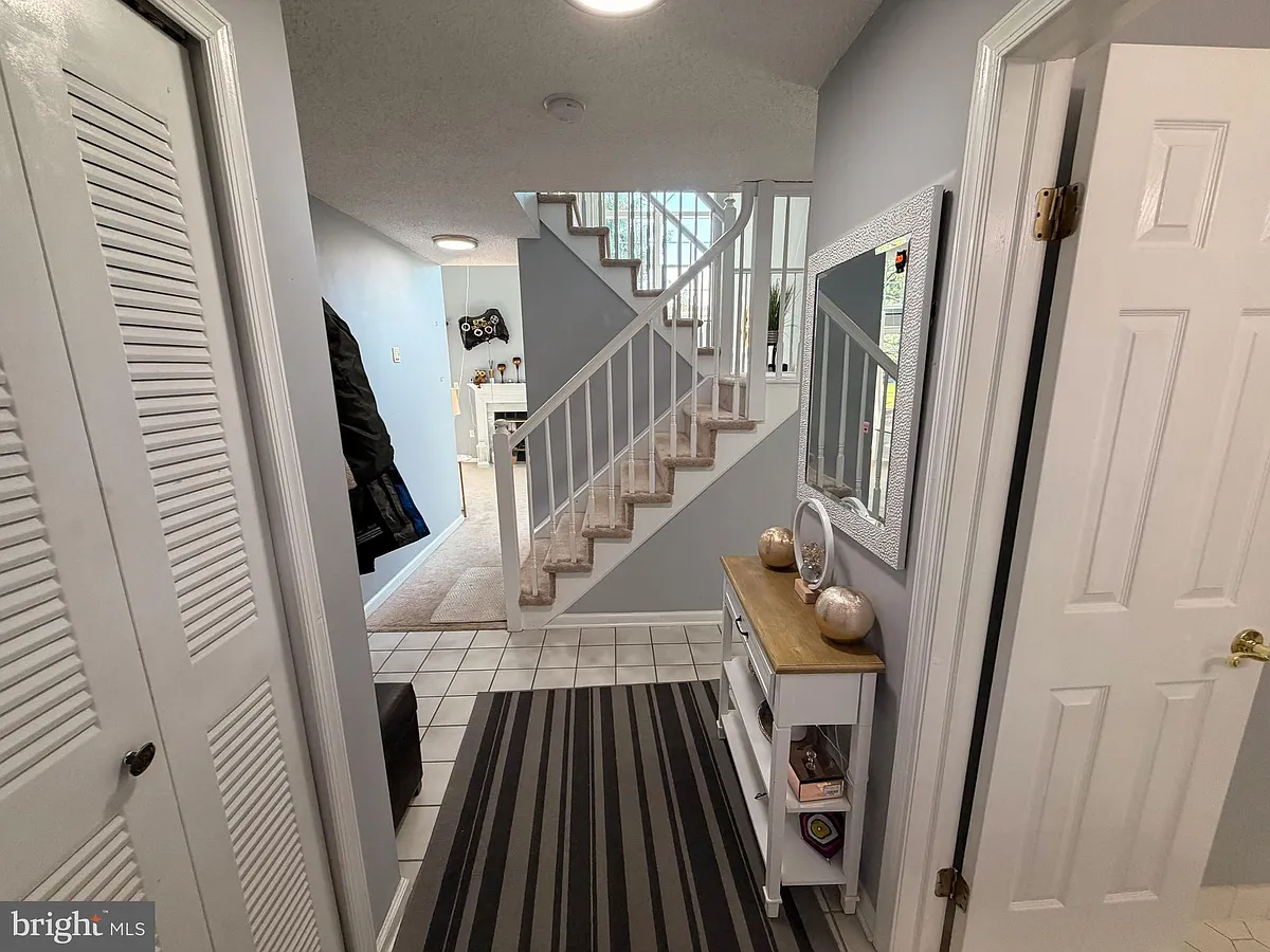 Building Photo - 45 Ketley Pl