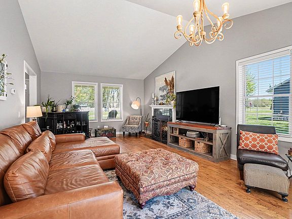 5th image of 9466 Riverbend Dr