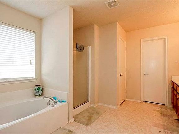 5th image of 816 Horseshoe Ct
