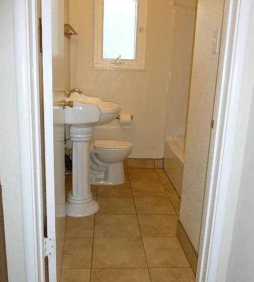 437 Central Ct — Photo 12