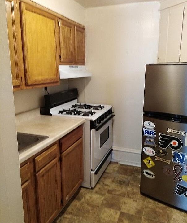 2nd image of 625 W Main St APT 1